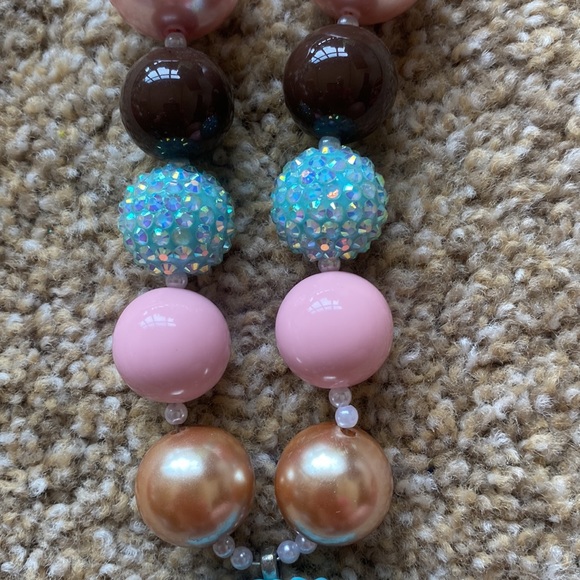 Girls Beaded Necklace - Picture 4 of 8